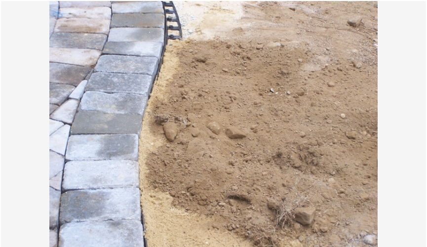 Barrier Paver Edging 32 Pack – 214.4'