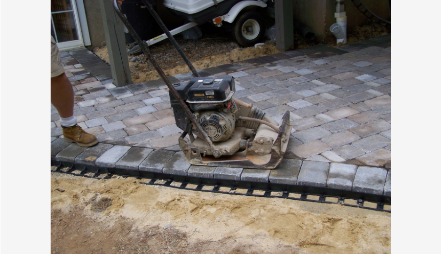 Barrier Paver Edging 32 Pack – 214.4'
